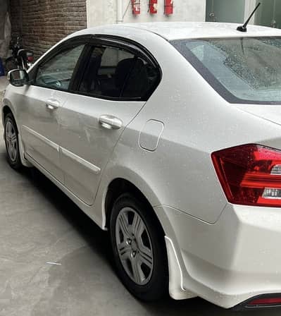 Honda city 2018 automatic 1.3 available for sale in lush condition