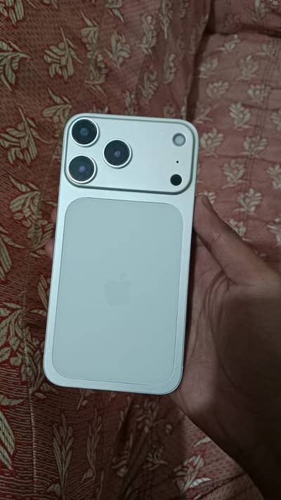 Apple iPhone XR converted into 17 pro