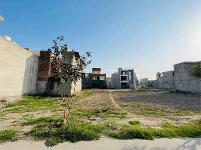 Hot Deal! 5 Marla Plot For Sale In Block O Best Location