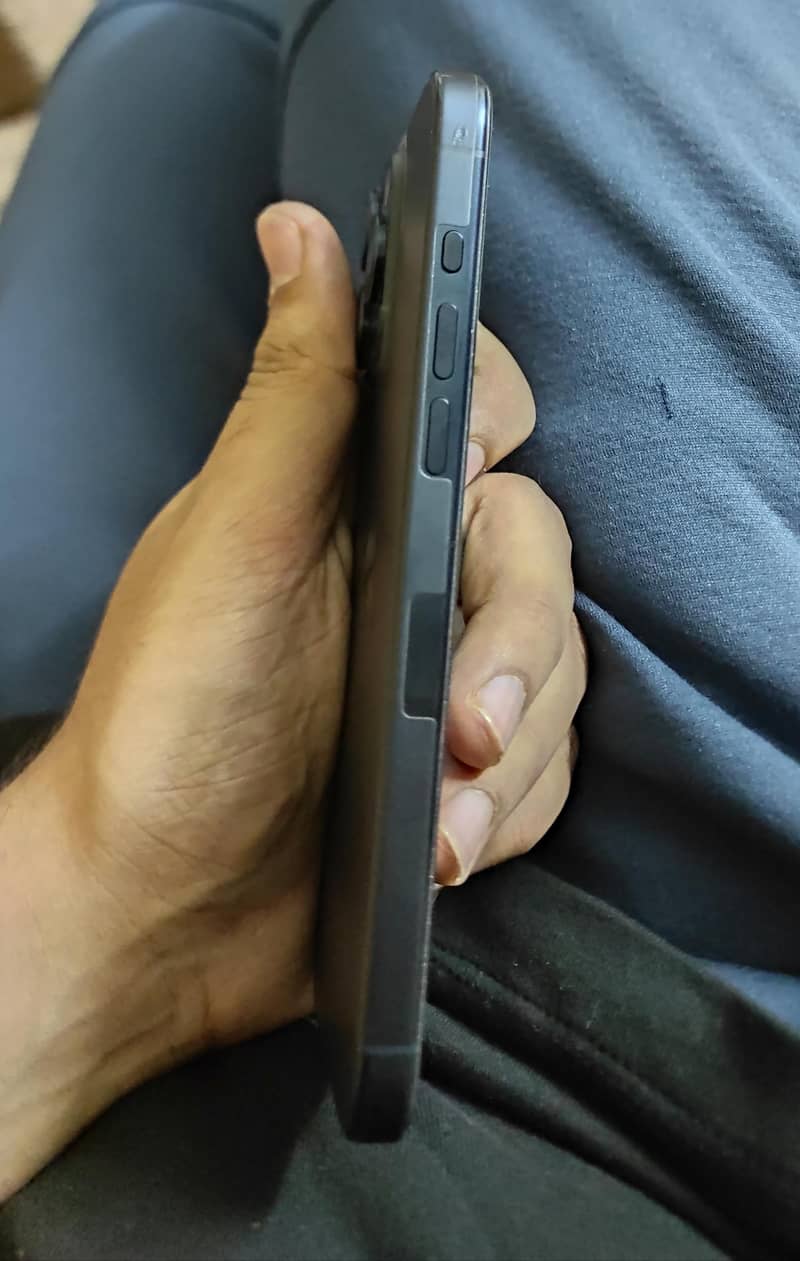 15 pro max 6