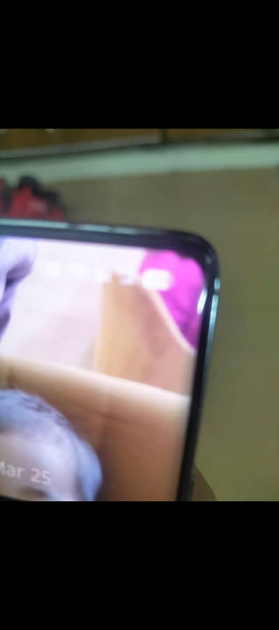 call ka glass break h  or chota sa dot se see in the pik box available