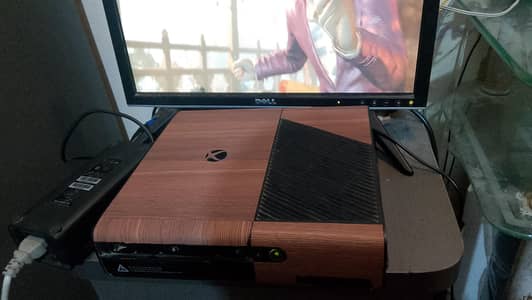 XBOX 360 WITH 2 HARDDRIVE