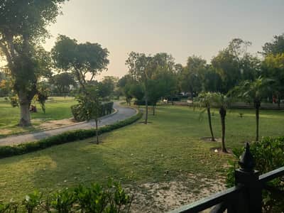 1 kanal corner plot imperial garden paragon city ot locaiton