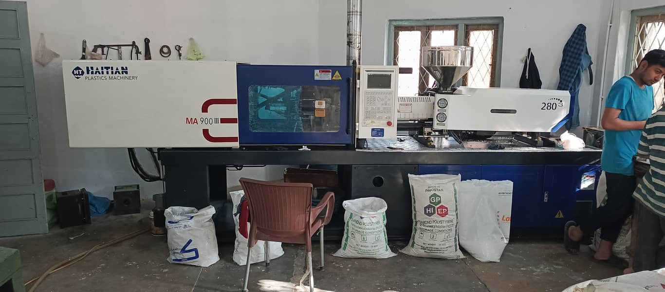 injection moulding machine 8