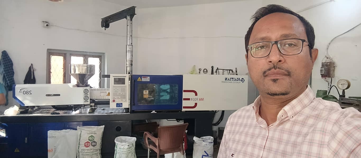 injection moulding machine 9