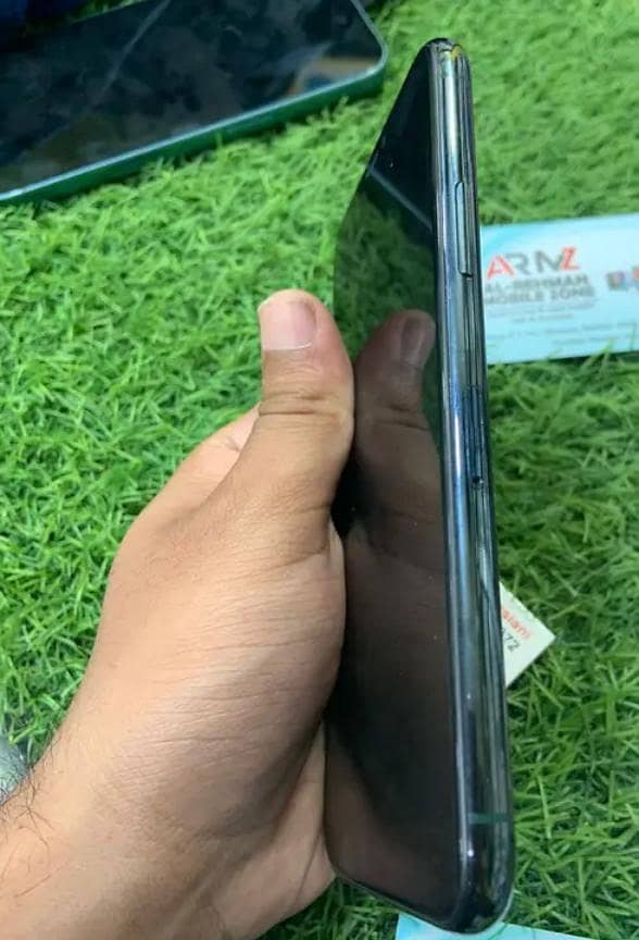 11 pro phone number 0349 0136948 2