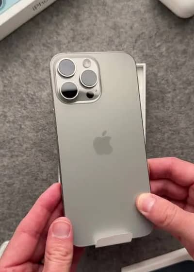 Iphone 16 pro max, 92% battery health 322 CC 10/10