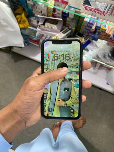 iPhone xr   64 GB Non PTA . . . for PUBG Lover