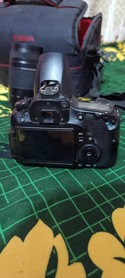 Canon 60d with 2 lenses and bag