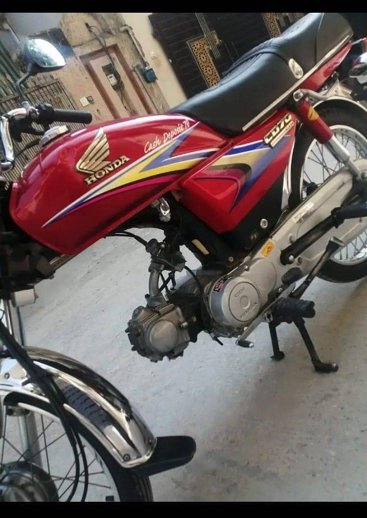 ہونڈا سی ڈی سیون ٹی 1