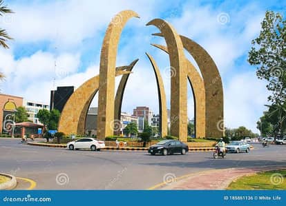 Trivon Associates Presents - 10 Marla Prime Location Plot For Sale In Bahria Town Lahore - Golden Investment Opportunity!