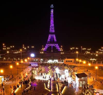 Trivon Associates Presents - 5 Marla Prime Location Plot For Sale In Bahria Town Lahore - Golden Investment Opportunity!