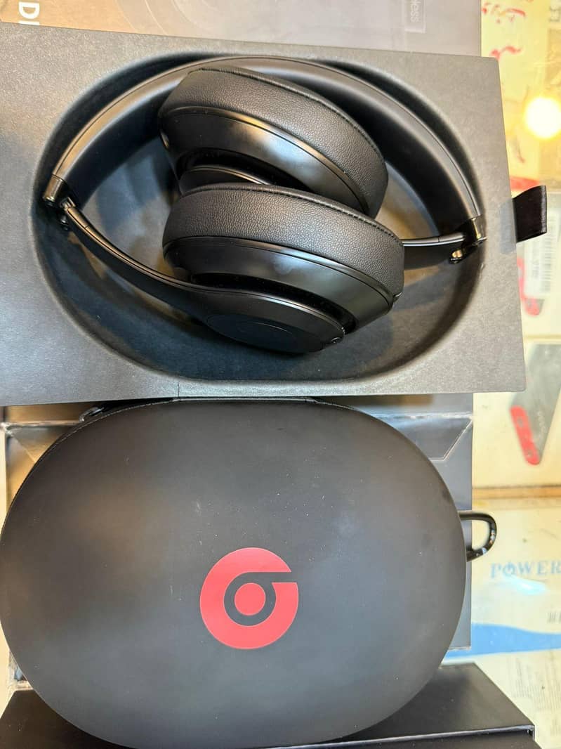 Beats Studio3 Wireless 0