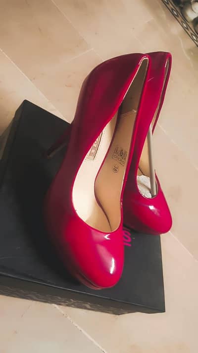 brand new buffalo heels for sale