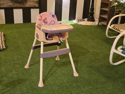 Almost New Baby Feeding Chair / High Chair with Tray – Hardly Used