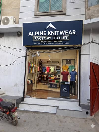 require a ggraphic designer and e commerce mangent