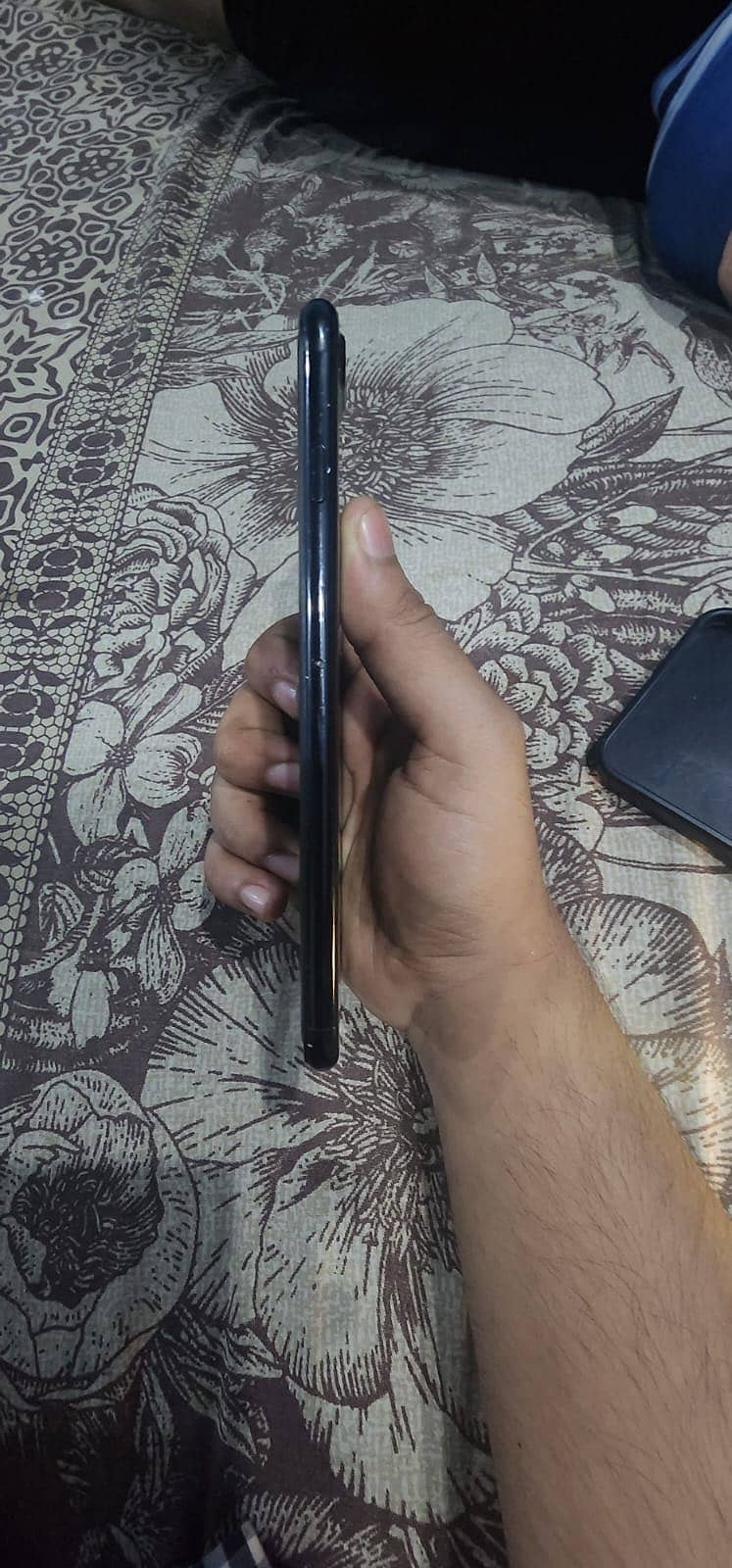 7 plus black 2