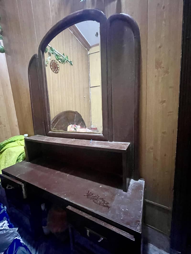 dressing table 0