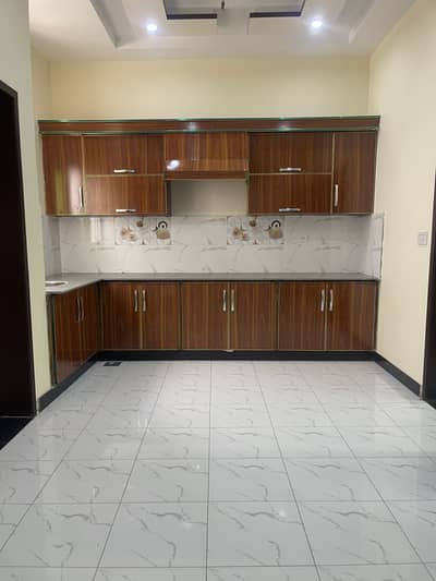 defence raya - Upper portion available For Rent