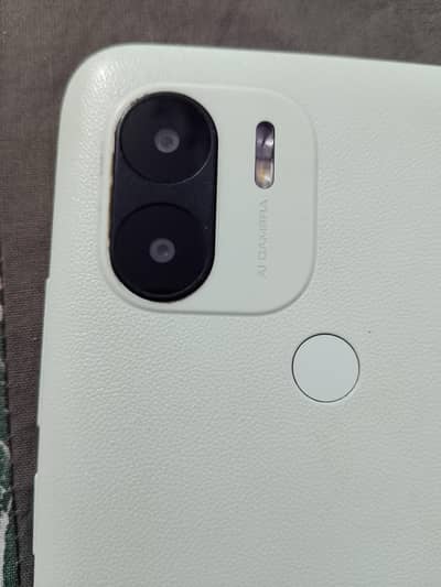 Mi Redmi A1+ mobile with box 3/32  demand 17000