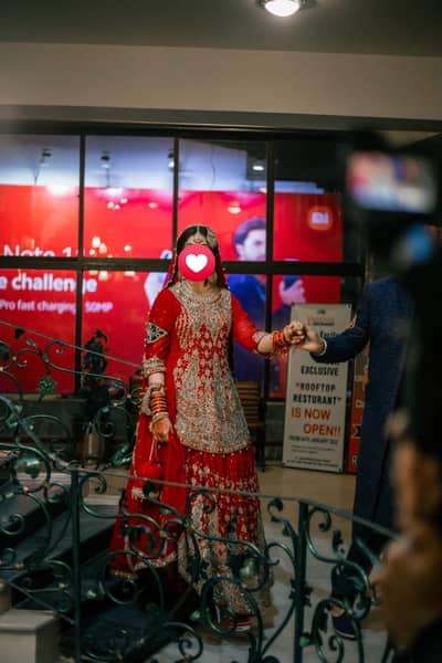 Bridal wear for 35k only medium size Karachi