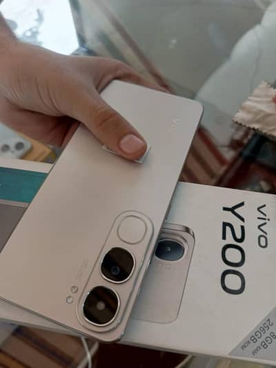 only serious buyers contact me on WhatsApp 03127730971