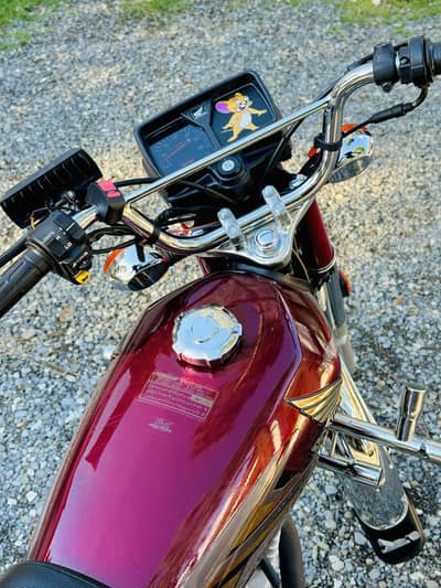 Honda CG125.10/10 condition one handed used ,documents gaurantee