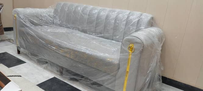 5 seater Sofa set brand new condition solid wooden structure