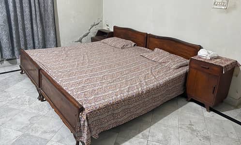 Beds and dining for sale