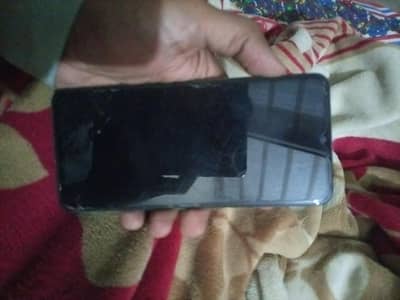 Sath sirf box ha 4 gb /64gb