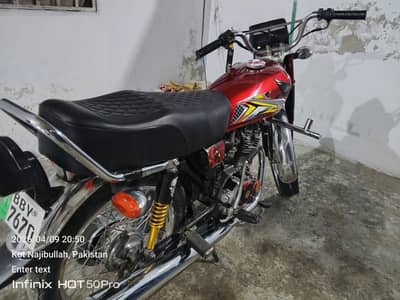 Honda 125 good condition bilkl new bike.