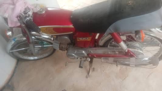 Yamaha yb 100 modle1986