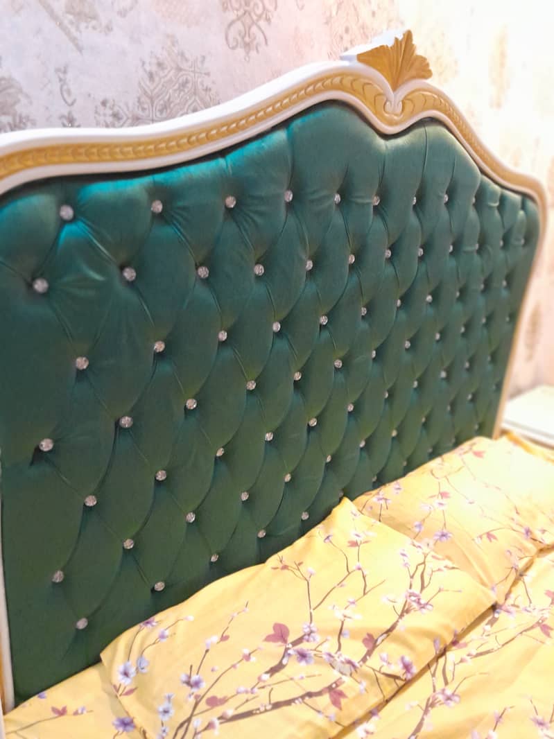 Bed + Dressing Table + Side Table 1