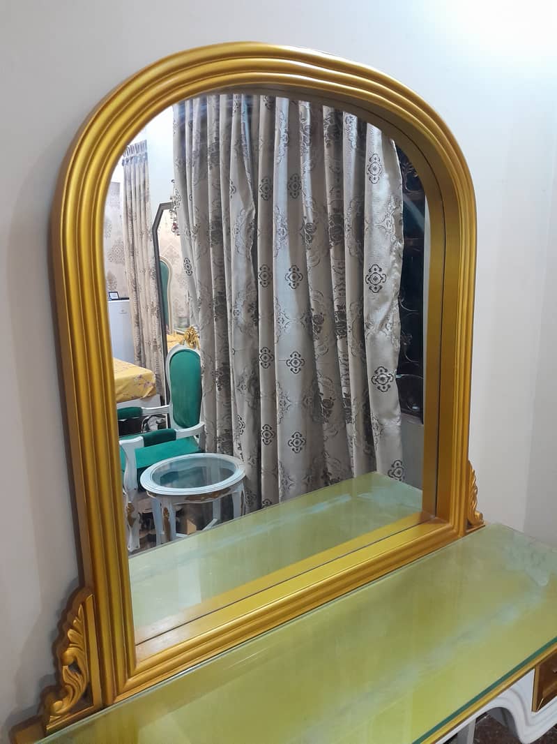 Bed + Dressing Table + Side Table 4