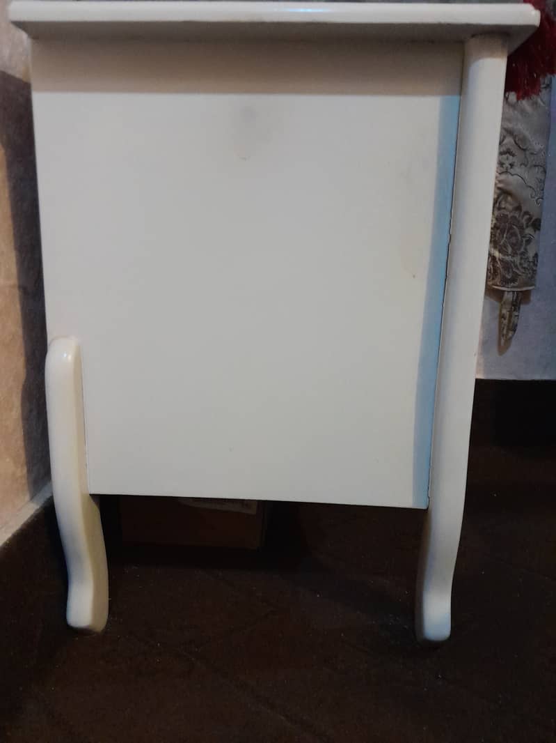 Bed + Dressing Table + Side Table 7