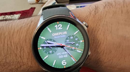 OnePlus watch 2 ( radiant steel ) with 8 extra straps