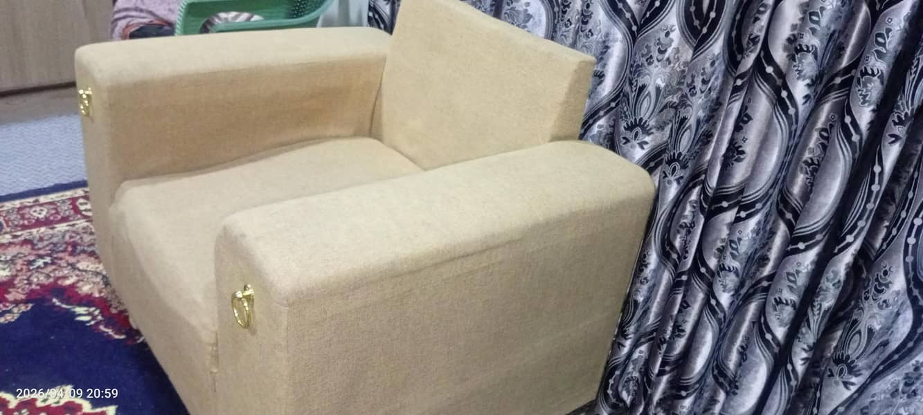 single sofa 0