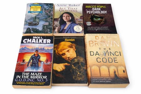 English novels preloved ( set of 9 novels)