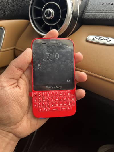 Blackberry q5 limited red edition pta