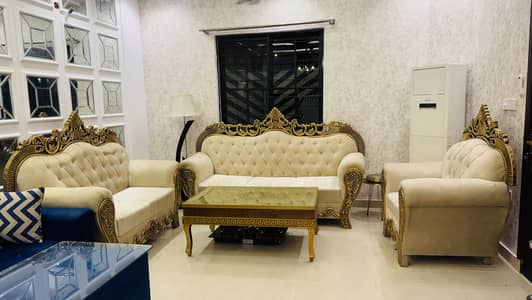 Luxury 6-Seater Sofa Set – Excellent Condition