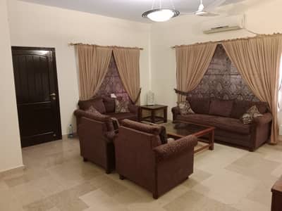 End Corner, 4 beds, separate  quiet private Upper Portion in G13/4