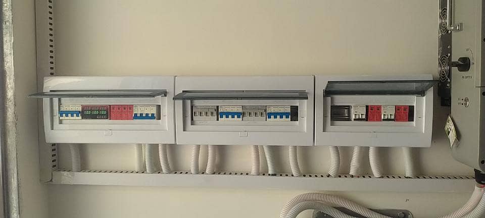 الیکٹریشن اینڈ سولر ٹیکنیشن 5