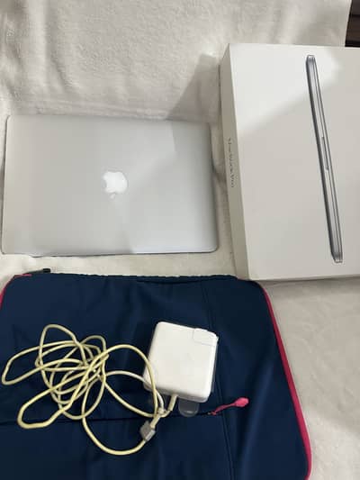 MacBook Pro Retina 13” 2015 | 8GB RAM | 256GB SSD | Original Box
