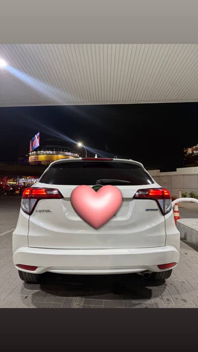 Selling honda vezel in extraordinary condition