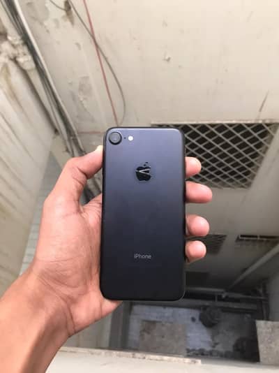 Apple IPhone 7 Offical Pta Approved Urgent Sale