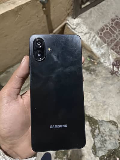 Samsung A07 minor line on screen