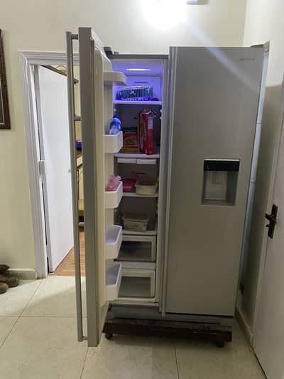 Samsung Side by Side Refrigerator & Freezer