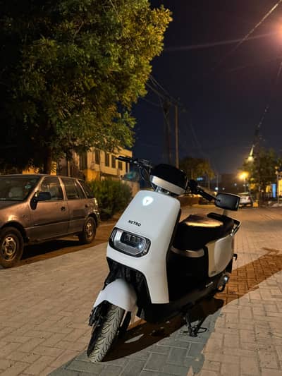 Brand new condition range 135 km per charge