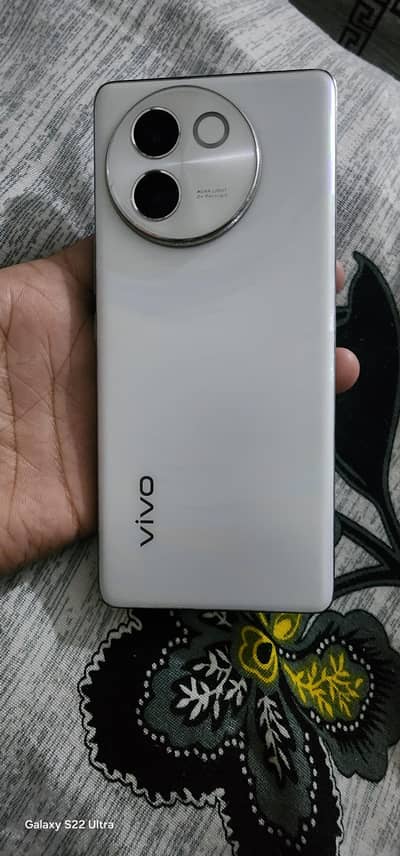 VIVO V30 e