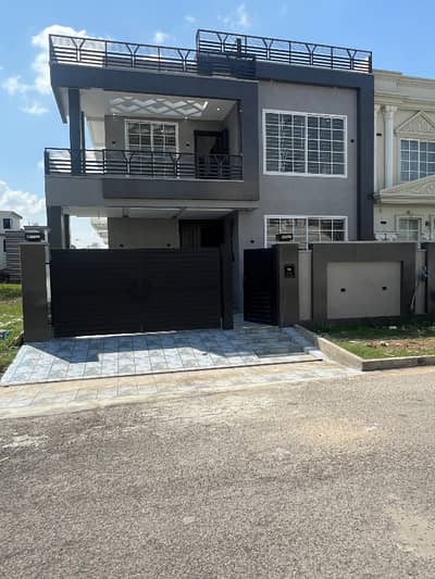 City Housing Sialkot (Block C) (10 Marla) Brand New With Basement House Available For Rent